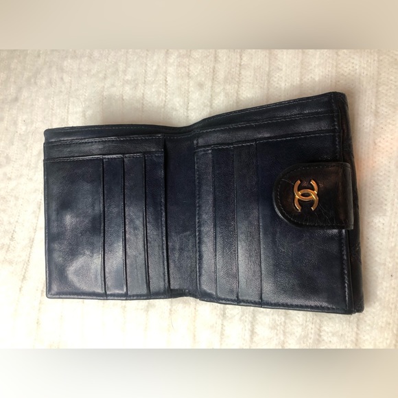 CHANEL Navy Quilted Lambskin Compact Wallet 24k Gold Hardware - Picture 7 of 15